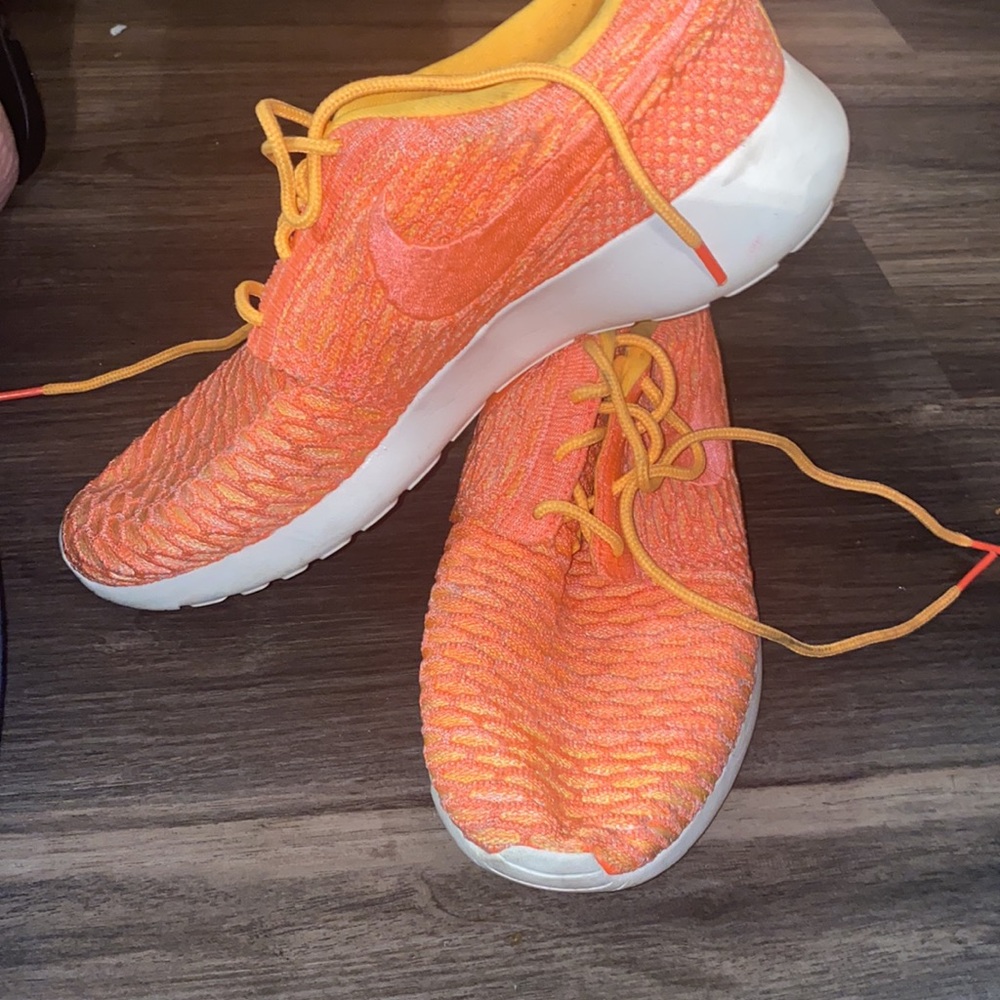 Nike - Picture 2 of 6